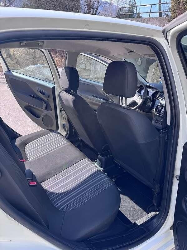 Usata Fiat Punto Evo Active 77 CV (56 kW) 2012 Bianco Utilitaria