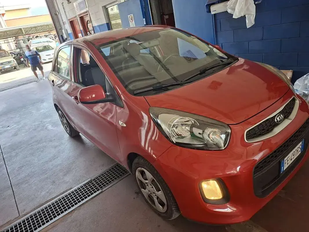 Usata Kia Picanto 65 CV (47 kW) 2016 Utilitaria