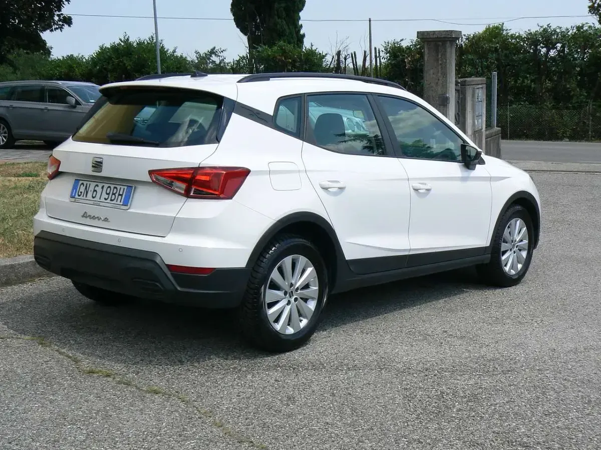 Usata Seat Arona Reference 95 CV (69 kW) 2023 Bianco SUV