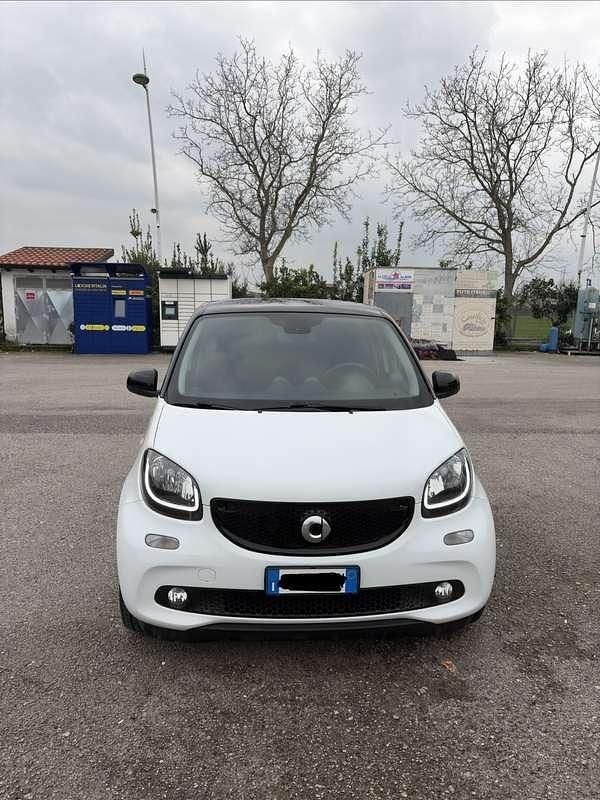 Usata Smart ForFour Passion 71 CV (52 kW) 2016 Utilitaria