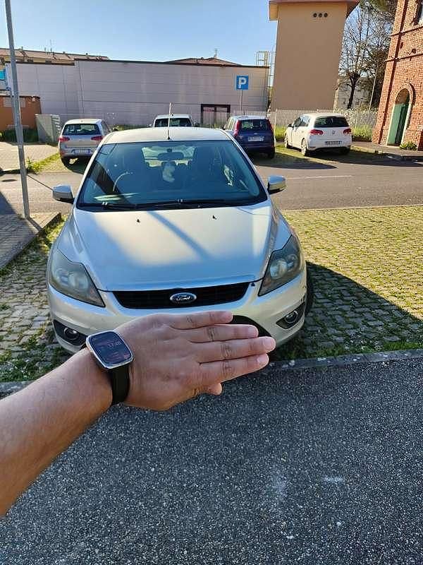 Begagnad Ford Focus 90 HK (66 kW) 2010 Silver Sedan