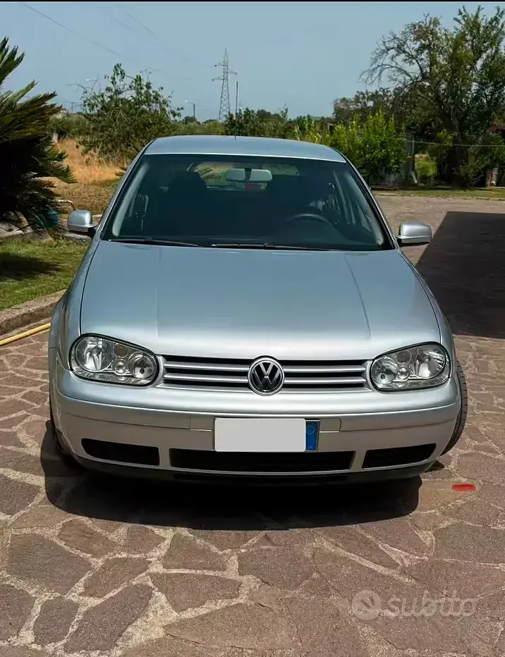 Usata VW Golf IV 101 CV (74 kW) 2003 Grigio Berlina