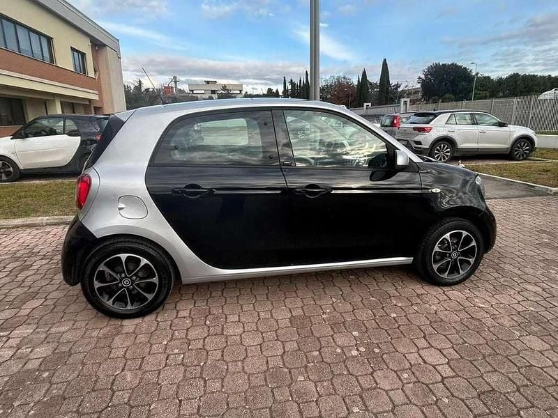 Nero Usata 2015 Smart ForFour Passion Utilitaria | 8300 € (Buon prezzo) - Immagine 1/4