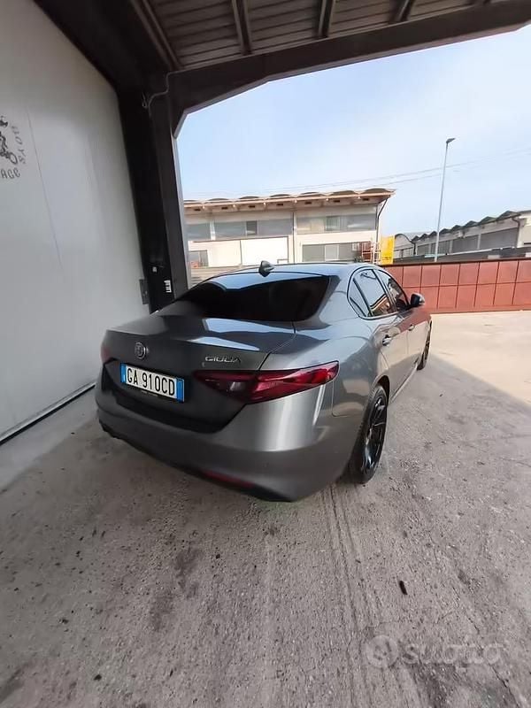Usata Alfa Romeo Giulia 2020 Grigio Berlina