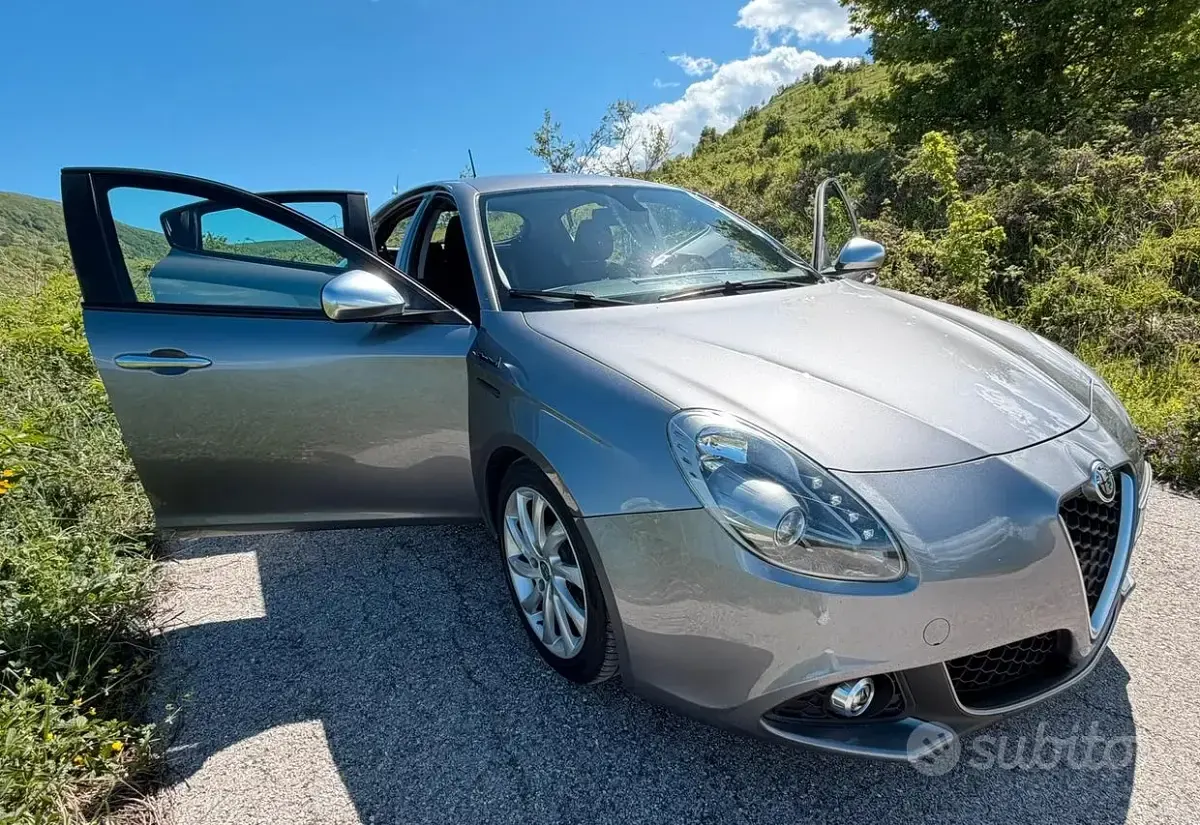 Usata Alfa Romeo Giulietta 120 CV (88 kW) 2017 Grigio Utilitaria