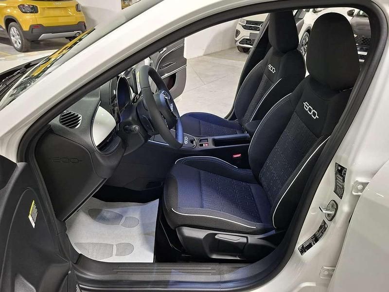 Nuova Fiat 600 Icon 101 CV (74 kW) 2025 Bianco gelato pastello (268) SUV