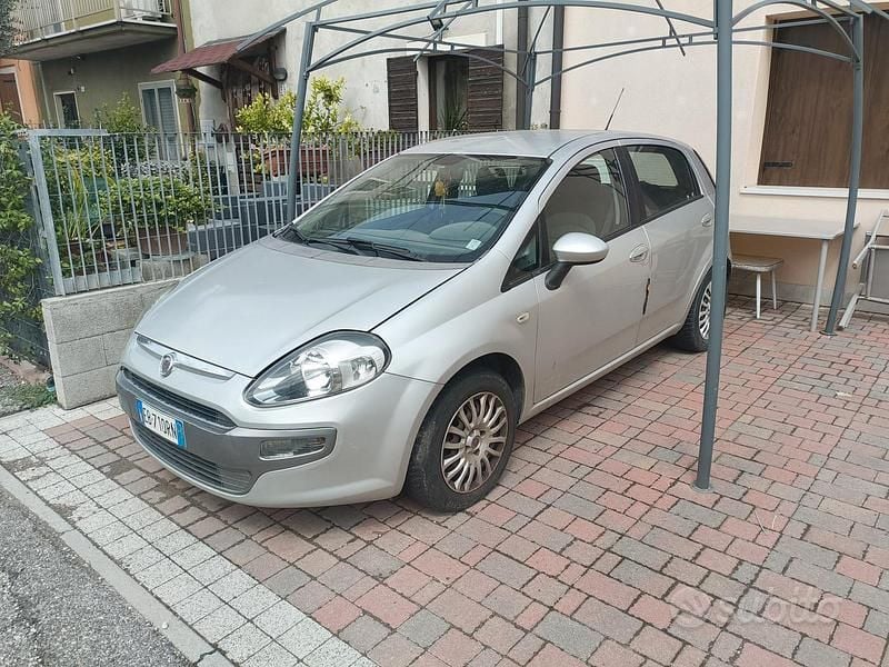 Usata Fiat Punto 60 CV (44 kW) 2010 Grigio Utilitaria