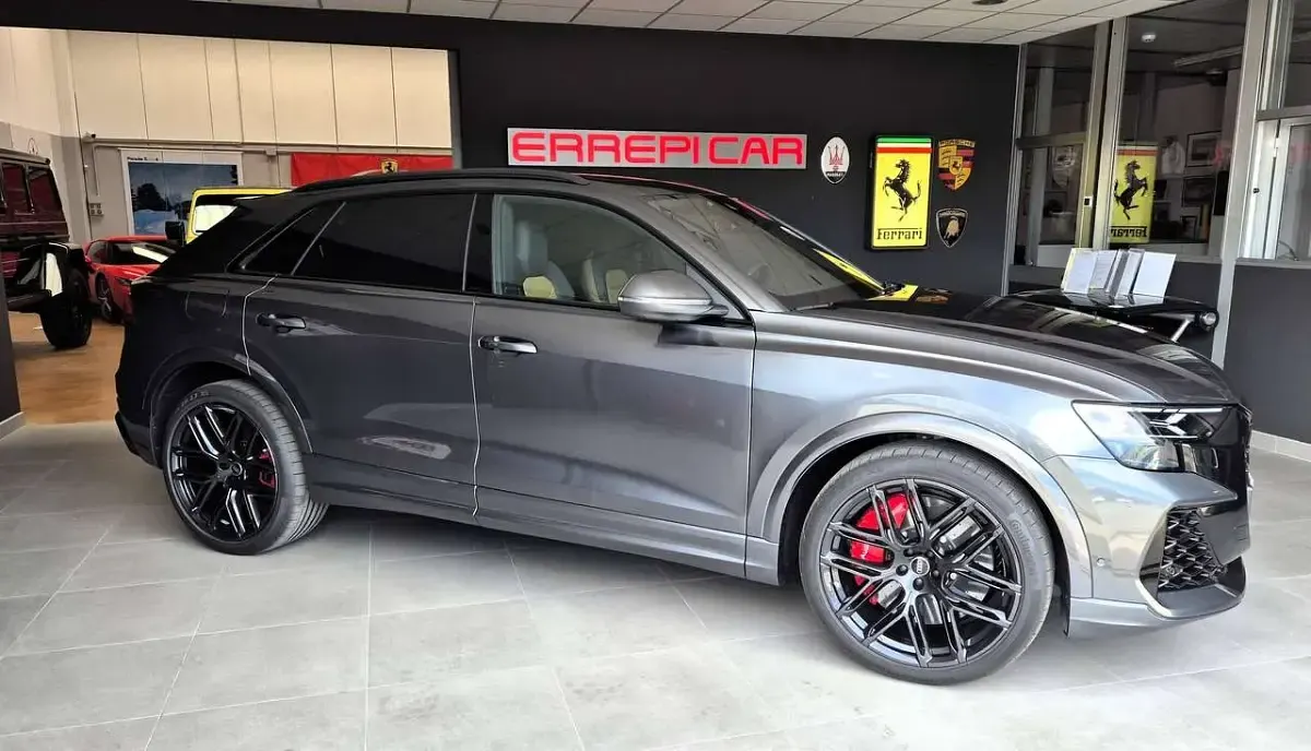 Usata Audi RS Q8 Performance 640 CV (470 kW) 2024 Grigio daytona perlato SUV