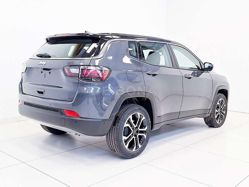 Nuova Jeep Compass Altitude 131 CV (96 kW) 2025 Graphite grey con tetto nero SUV