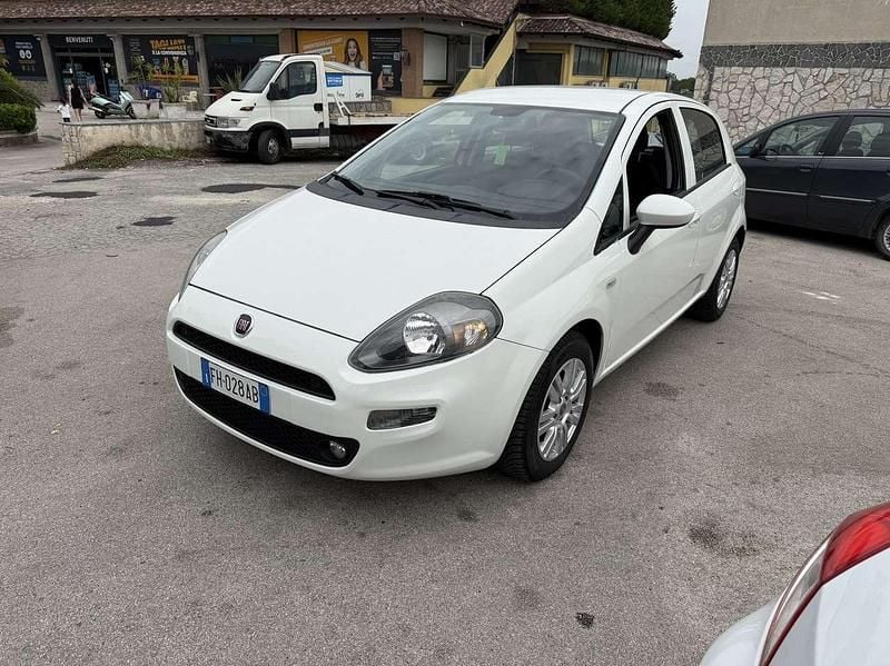 Usata Fiat Punto Street 95 CV (69 kW) 2016 Bianco Utilitaria