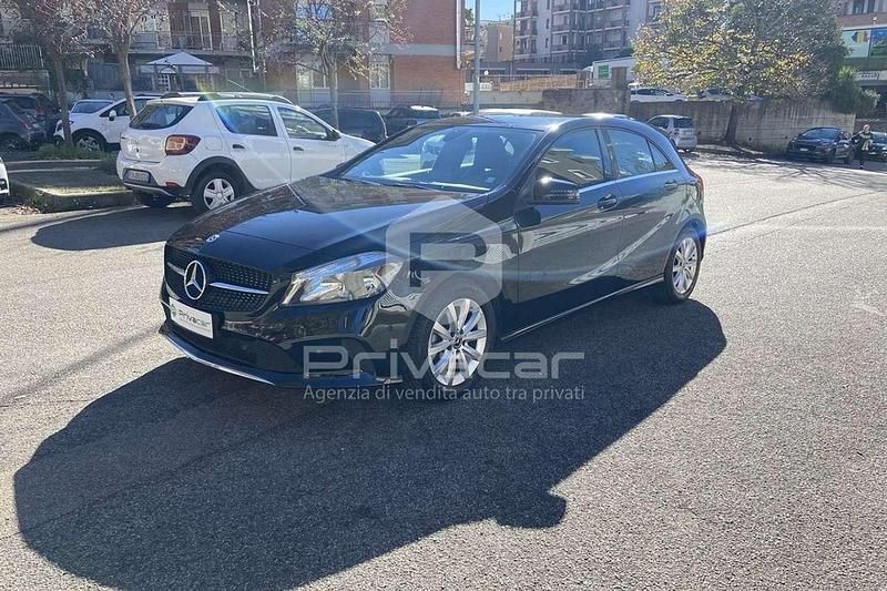 Nero Usata 2018 Mercedes A180 Due volumi | 14.750 € (Super prezzo) - Immagine 1/4