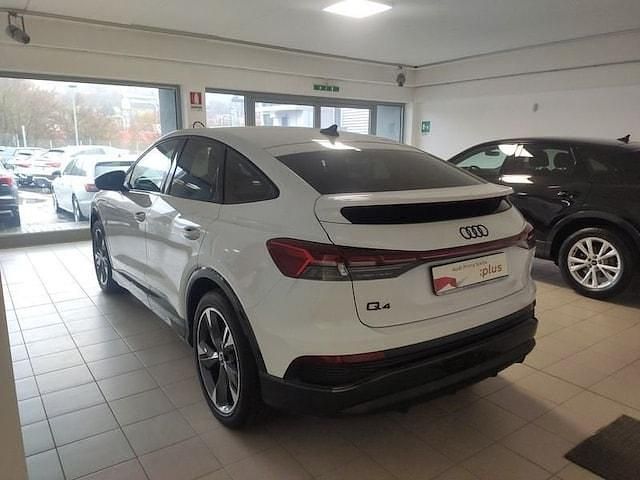 Nuova Audi Q4 e-tron Ambiente 210 kW (286 CV) 2025 Bianco ghiaccio metallizzato SUV