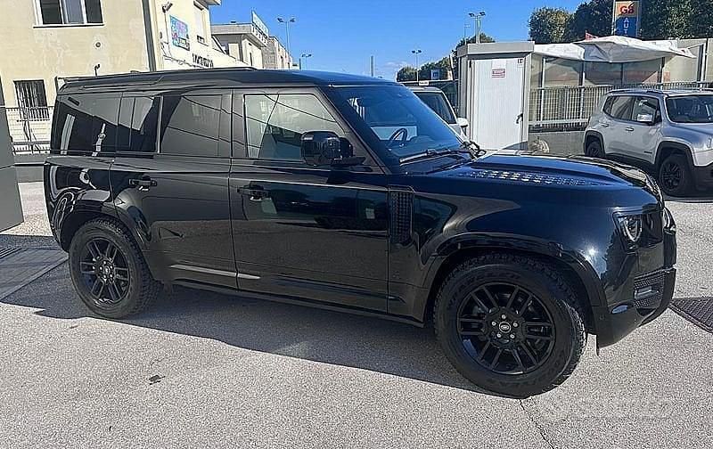 Usata Land Rover Defender SE Dynamic 249 CV (183 kW) 2023 Nero SUV