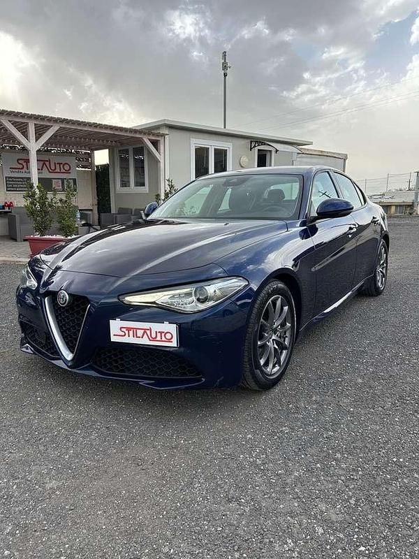 Blu Usata 2018 Alfa Romeo Giulia Business Tre volumi | 14.900 € (Ottimo prezzo) - Immagine 1/4