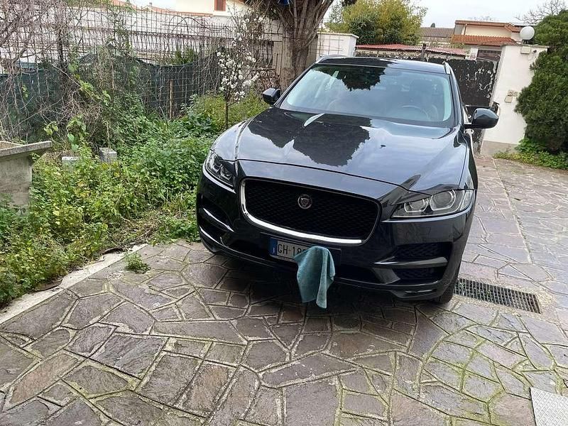 Usata Jaguar F-Pace Portfolio 241 CV (177 kW) 2018 Grigio SUV