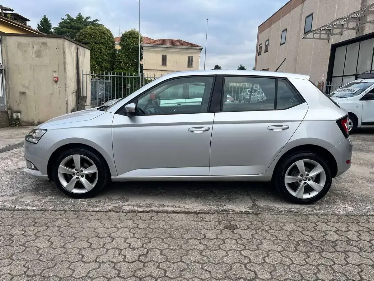 Usata Skoda Fabia 75 CV (55 kW) 2019 Argento Utilitaria
