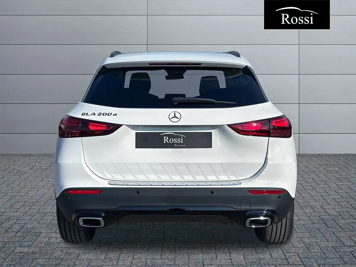 Nuova Mercedes GLA200 150 CV (110 kW) 2026 Nero SUV