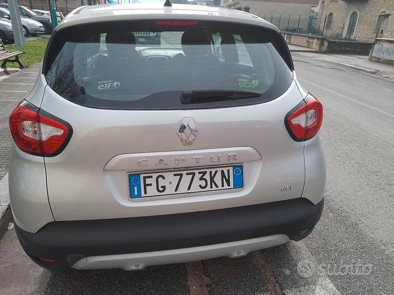 Usata Renault Captur 90 CV (66 kW) 2015 Grigio SUV