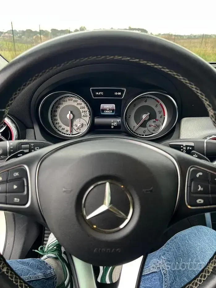 Usata Mercedes GLA180 Executive 109 CV (80 kW) 2017 Bianco SUV