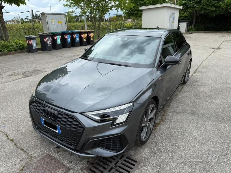 Usata Audi A3 S-Line 200 CV (147 kW) 2024 Grigio Utilitaria