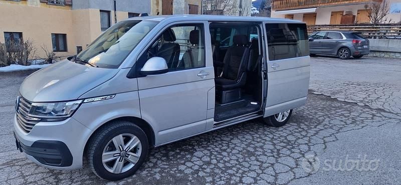 Usata VW Multivan Highline 204 CV (150 kW) 2021 Grigio Furgone