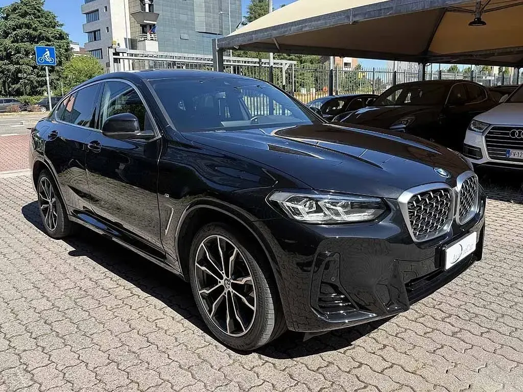 Usata BMW X4 M Sport 190 CV (139 kW) 2023 Black saphire / metallizzato SUV