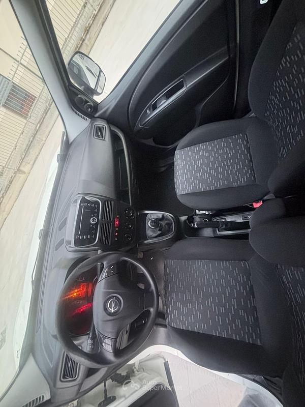 Usata Opel Combo 95 CV (69 kW) 2017 Bianco Monovolume