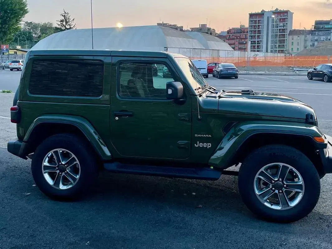 Usata Jeep Wrangler Sahara 272 CV (200 kW) 2021 Verde SUV