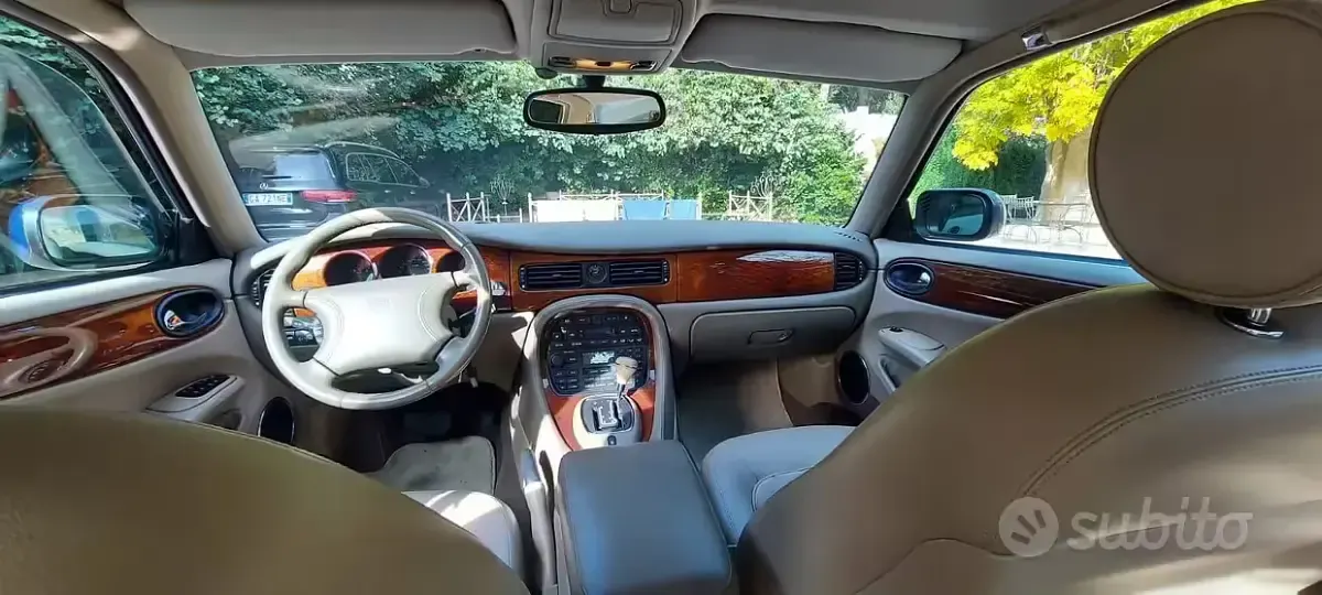 Usata Jaguar XJ8 237 CV (174 kW) 1998 Blu Berlina