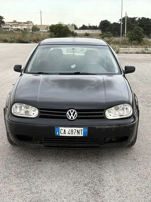 Usata VW Golf IV Comfortline 101 CV (74 kW) 2002 Nero Berlina