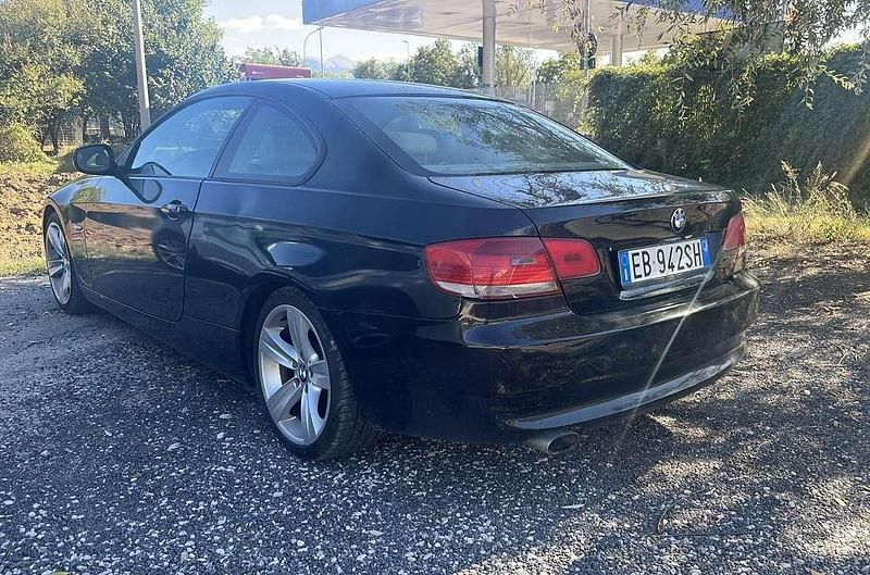 Usata BMW 320 177 CV (130 kW) 2010 Nero Coupé
