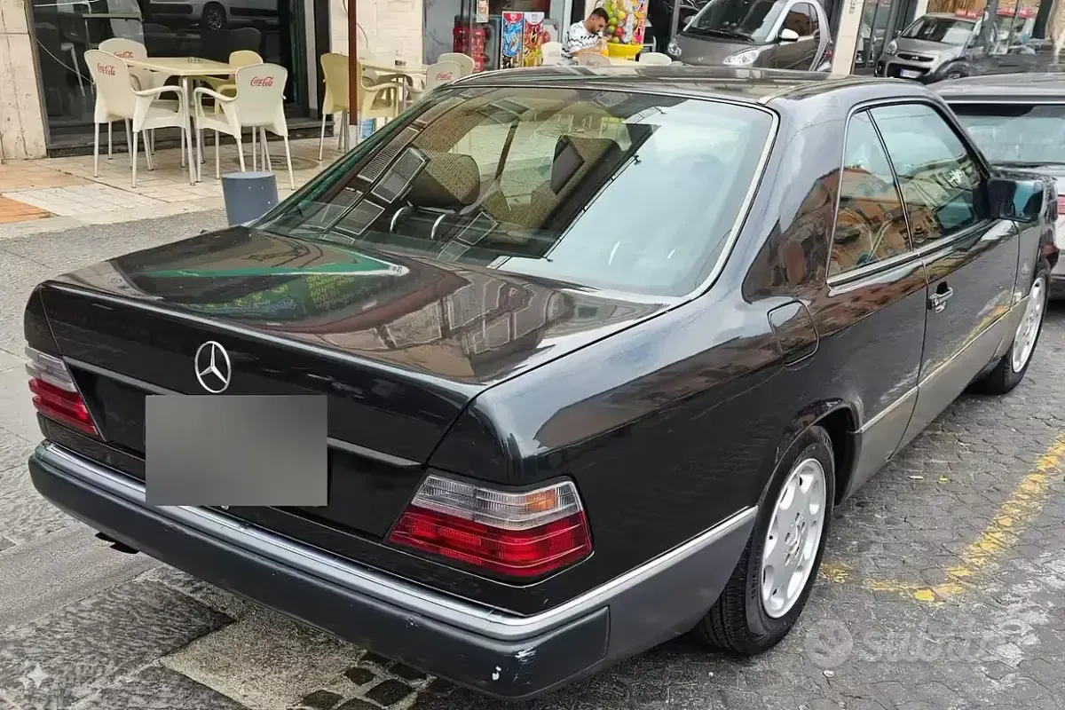 Usata Mercedes 200 122 CV (89 kW) 1991 Nero Coupé