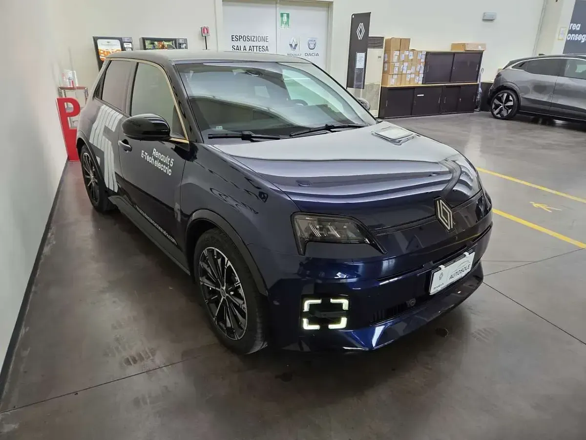 Usata Renault 5 E-Tech Iconic 77 kW (106 CV) 2024 Other Berlina