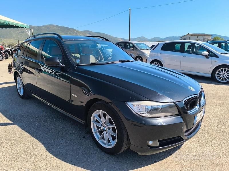 Usata BMW 320 Efficient Dynamics 163 CV (119 kW) 2010 Nero Station wagon