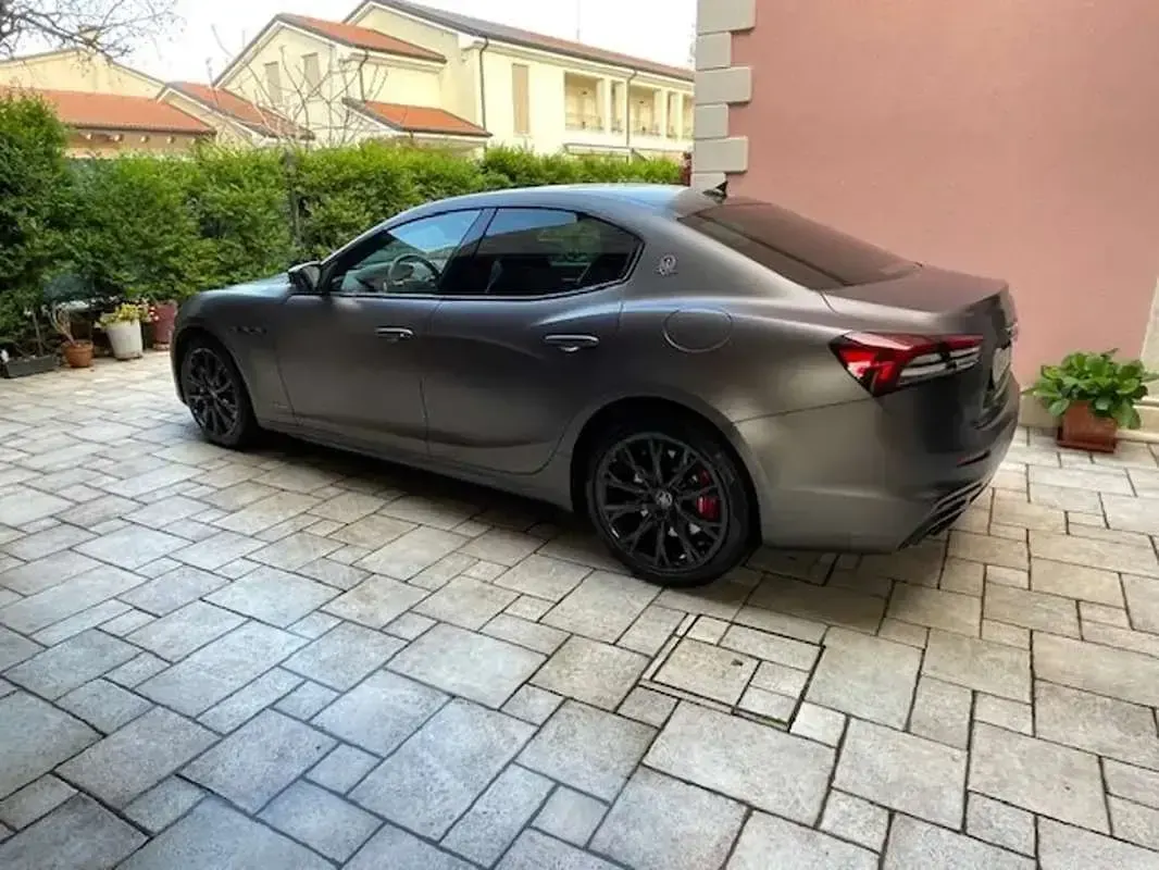 Usata Maserati GranSport 330 CV (242 kW) 2022 Grigio Berlina