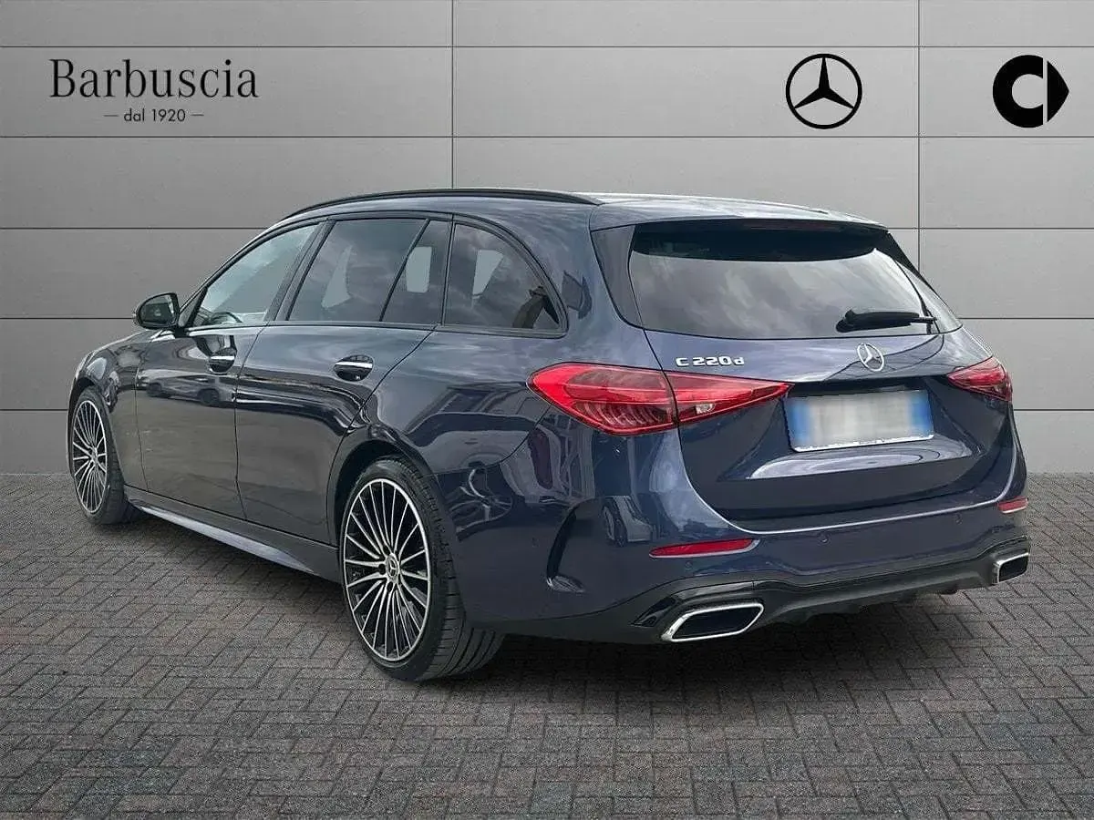 Usata Mercedes 220 AMG Line Premium 197 CV (144 kW) 2024 Blu Station wagon