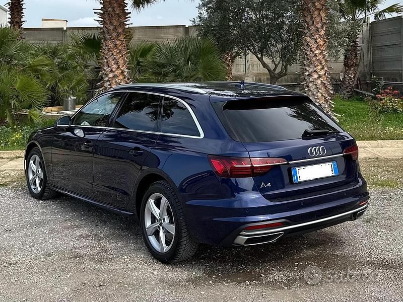 Usata Audi A4 163 CV (119 kW) 2019 Blu Station wagon