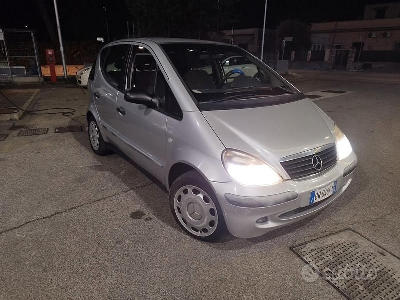Grigio Usata 2001 Mercedes A170 SUV | 999 € (Buon prezzo) - Immagine 1/4
