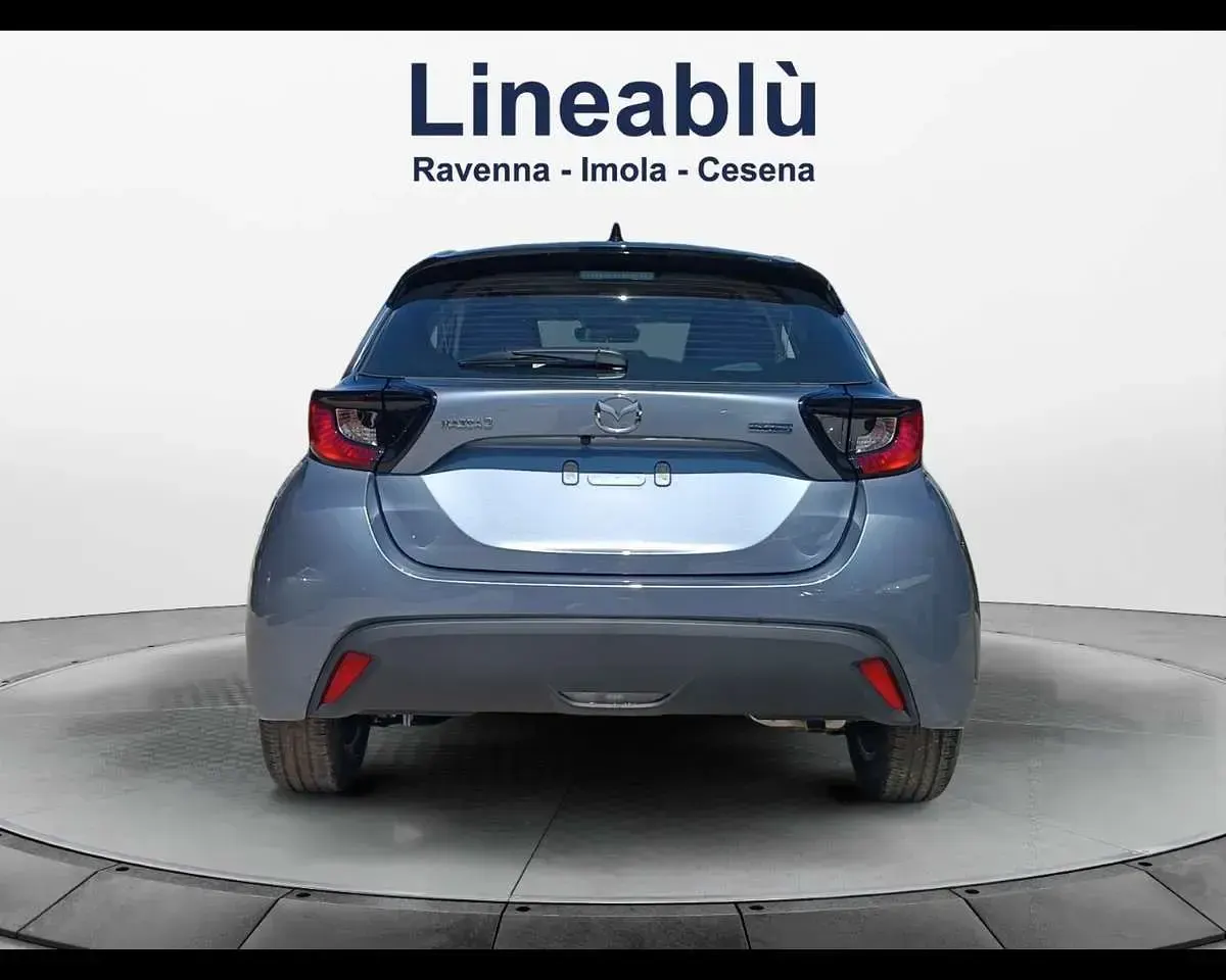 Nuova Mazda 2 116 CV (85 kW) 2026 Sky grey Utilitaria