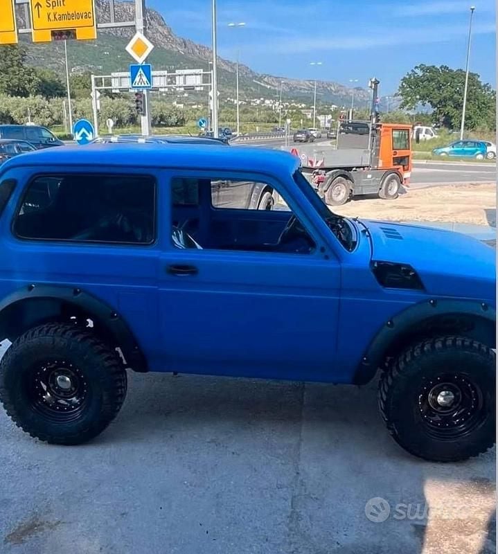 Usata Lada niva 78 CV (57 kW) 1991 Bianco SUV
