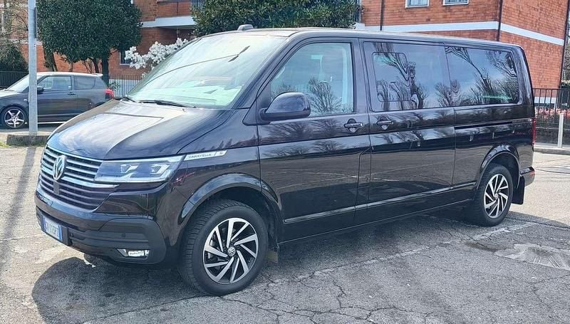 Usata VW Caravelle 150 CV (110 kW) 2024 Nero Furgone