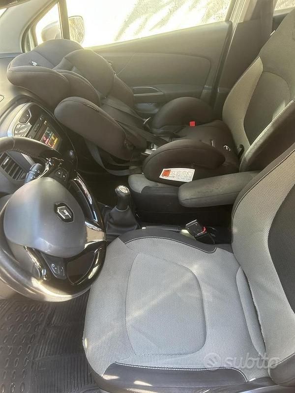 Usata Renault Captur 90 CV (66 kW) 2014 Grigio SUV