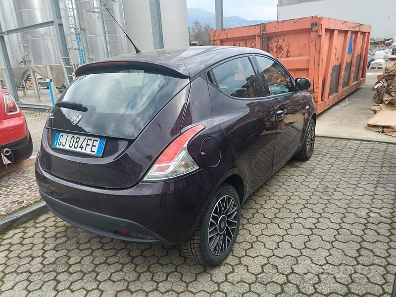 Usata Lancia Ypsilon 69 CV (50 kW) 2014 Utilitaria
