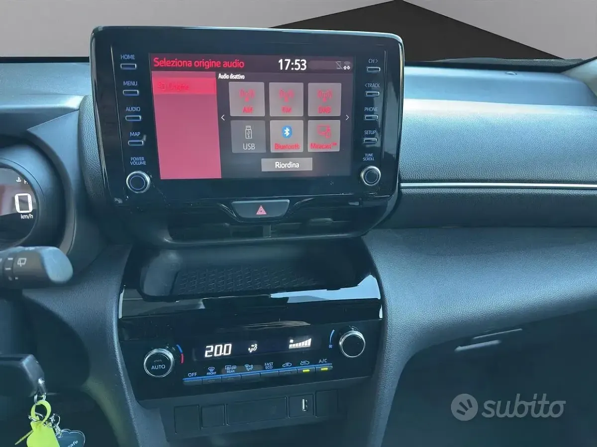 Usata Toyota Yaris Cross Active 116 CV (85 kW) 2025 Bianco SUV