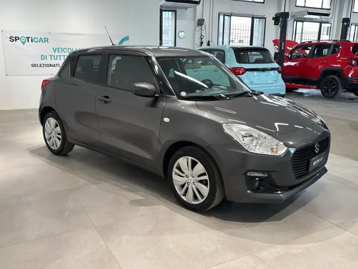 Usata Suzuki Swift Cool 90 CV (66 kW) 2020 Grigio Utilitaria