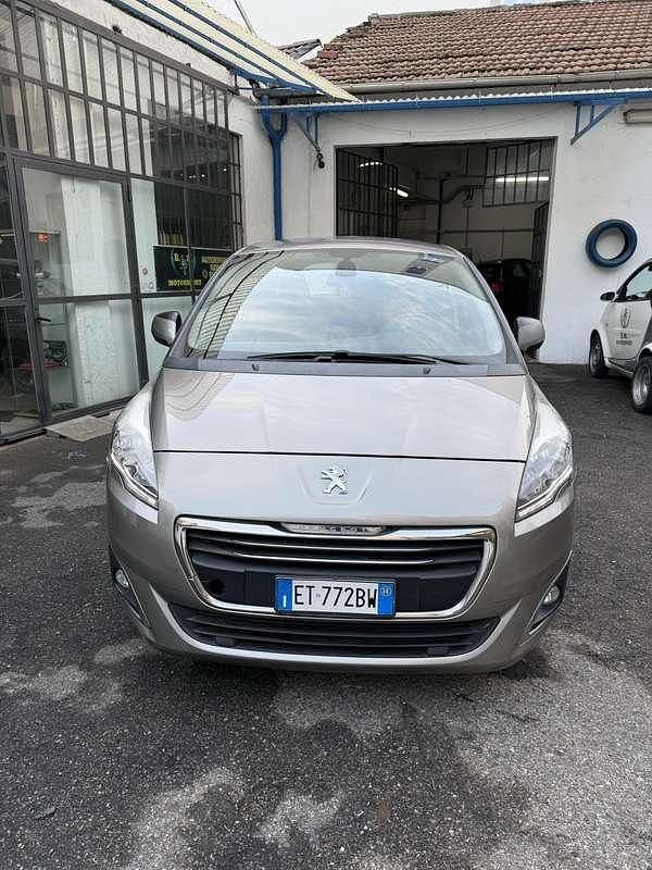 Usata Peugeot 5008 114 CV (83 kW) 2014 Monovolume
