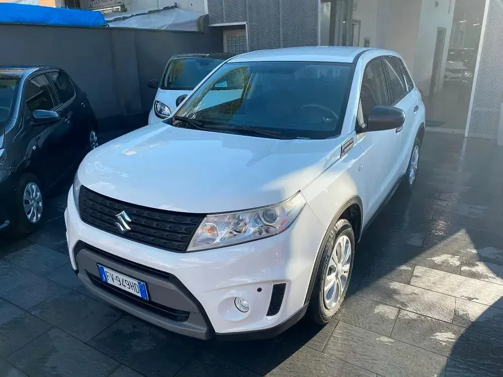 Second-hand Suzuki Vitara Cool 121 CP (88 kW) 2017 Alb SUV