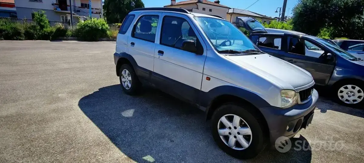 Usata Daihatsu Terios 86 CV (63 kW) 2003 Grigio SUV