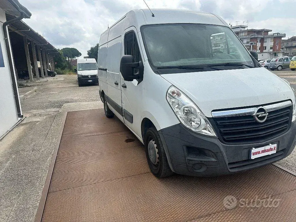 Usata Opel Movano 125 CV (91 kW) 2016 Bianco Monovolume