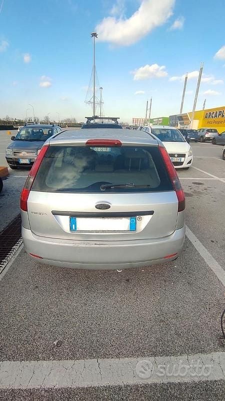 Usata Ford Fiesta 75 CV (55 kW) 2003 Utilitaria